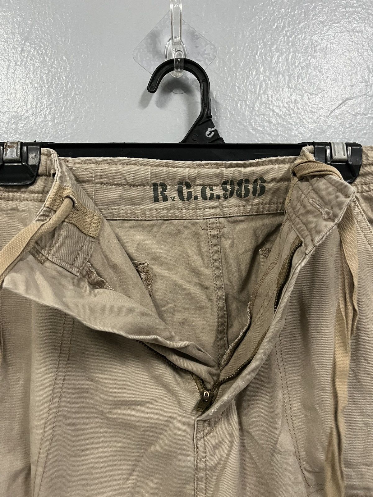 Japanese Brand Real Crush Clothing cargo shorts pants Size US 33 - 8 Thumbnail