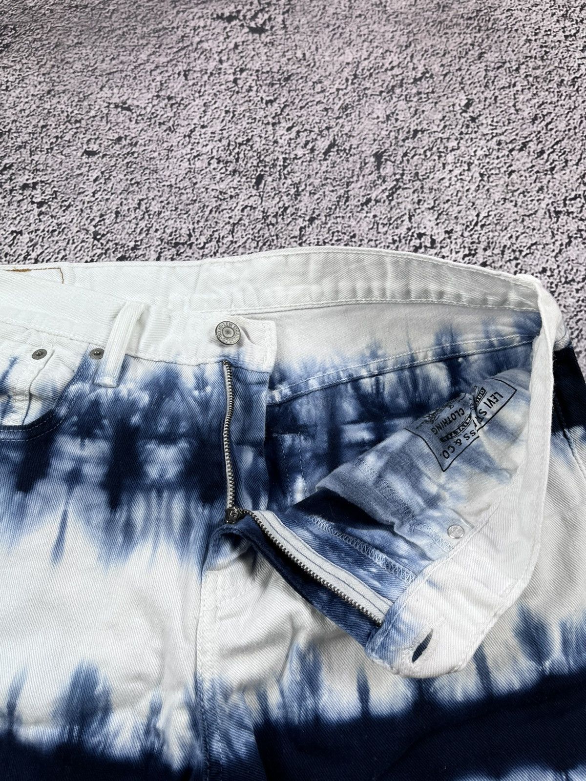 Levi's Vintage Y2K white tab Levi’s 508 Tye die jeans shorts Size US 32 / EU 48 - 5 Thumbnail