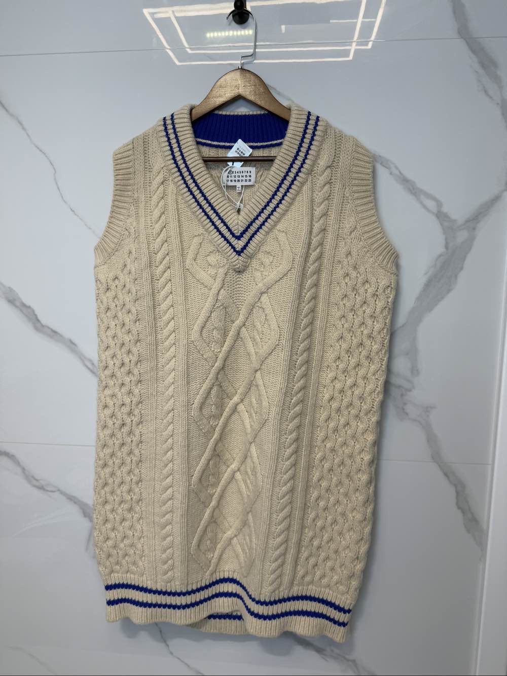 Maison Margiela Maison Margiela Cable Knit V-Neck Sweater Vest XS Size XS / US 0-2 / IT 36-38 - 1 Thumbnail