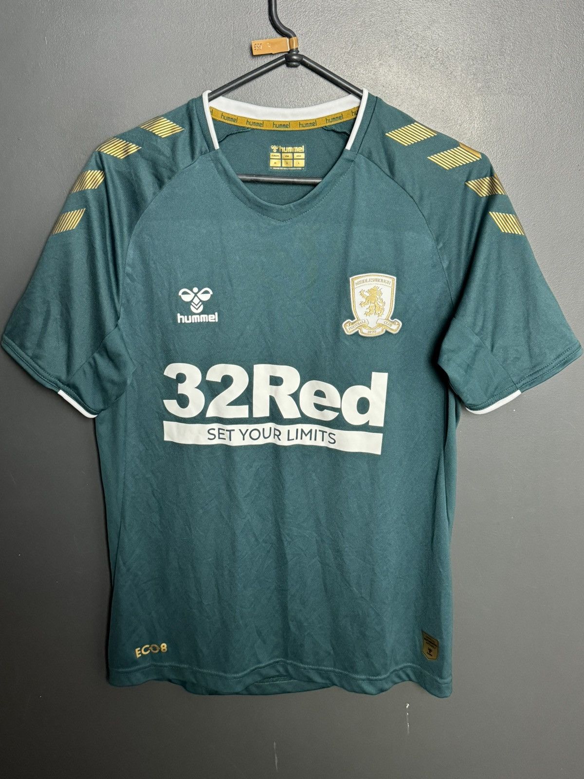 Hummel Middlesbrough 21/22 Away Football Jersey Size US S / EU 44-46 / 1 - 1 Thumbnail