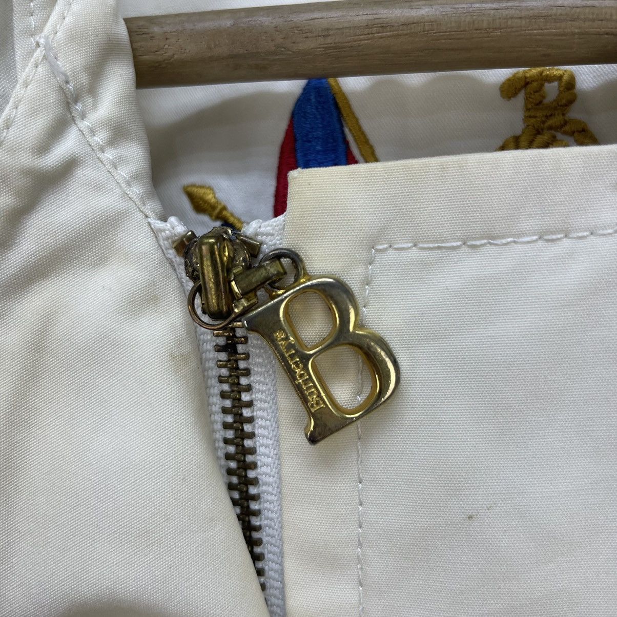 Burberry Vintage Burberry Trench Coat Jacket Toggles Button Size US M / EU 48-50 / 2 - 6 Thumbnail