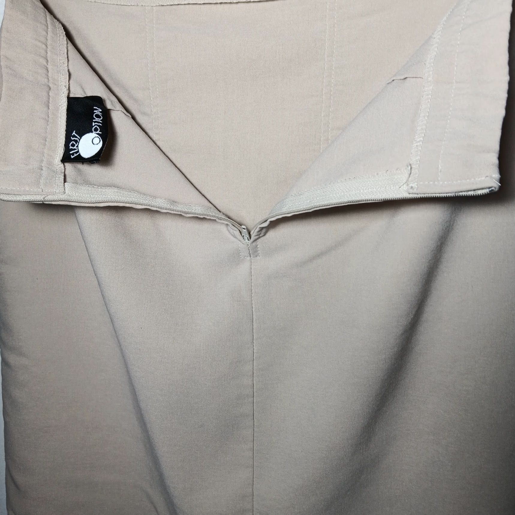 Vintage VINTAGE First Option Skirt Long A-Line 8 Women Brown Beige Stretch Polyester Rayon Spandex Minimalist Natural Slim Size 30" / US 8 / IT 44 - 8 Thumbnail