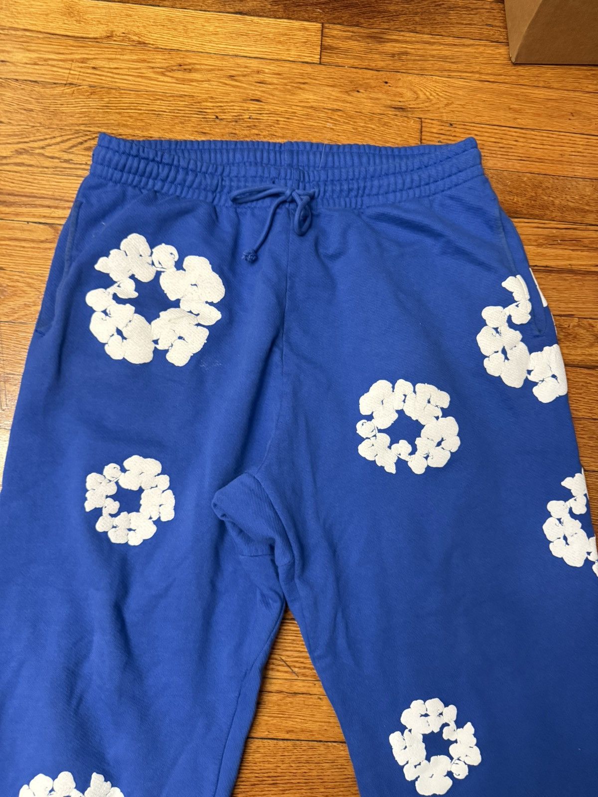 DENIM TEARS Denim Tears Wreath Sweatpants Blue Royal Size XL Size US 36 / EU 52 - 2 Thumbnail