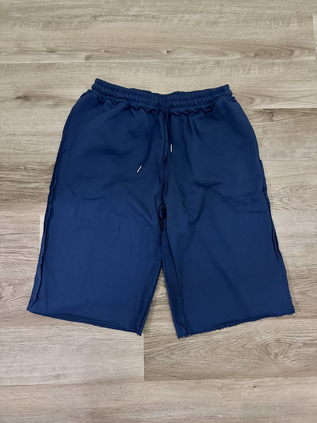 Greedy Unit Greedy Unit Navy Multitag Sweatshorts (M) Size US 32 / EU 48 - 1 Thumbnail