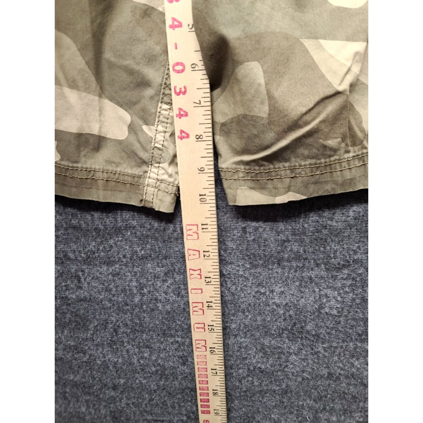 Lee Lee Cargo Shorts Mens 29 Inseam 10" Camouflage Cargo Pocket Stretch 90s Outdoor Casual Workwear Shorts Size US 29 - 5 Thumbnail