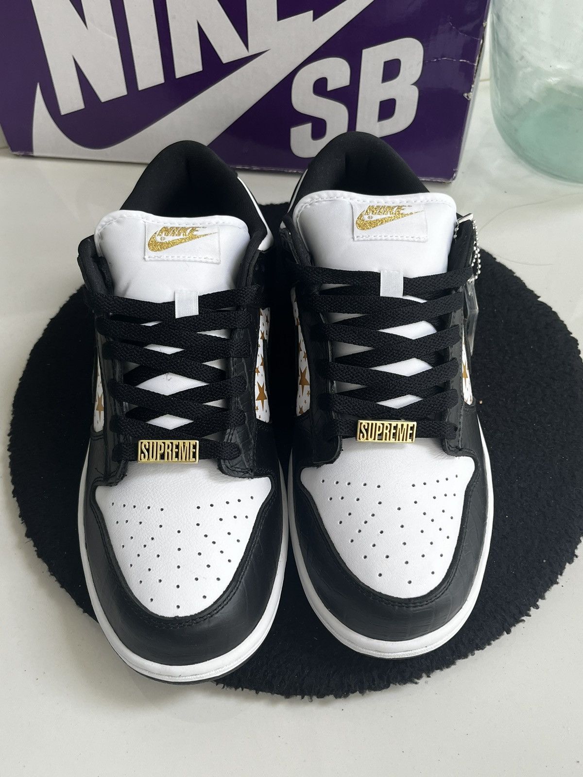 dunk low supreme stars