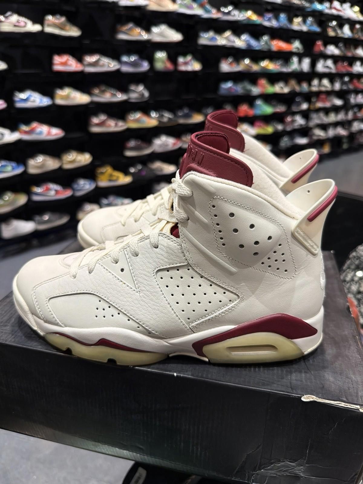 Nike Nike Air Jordan 6 Retro Maroon 384664-116 Men’s Size 8.5 Size US 8.5 / EU 41-42 - 9 Thumbnail