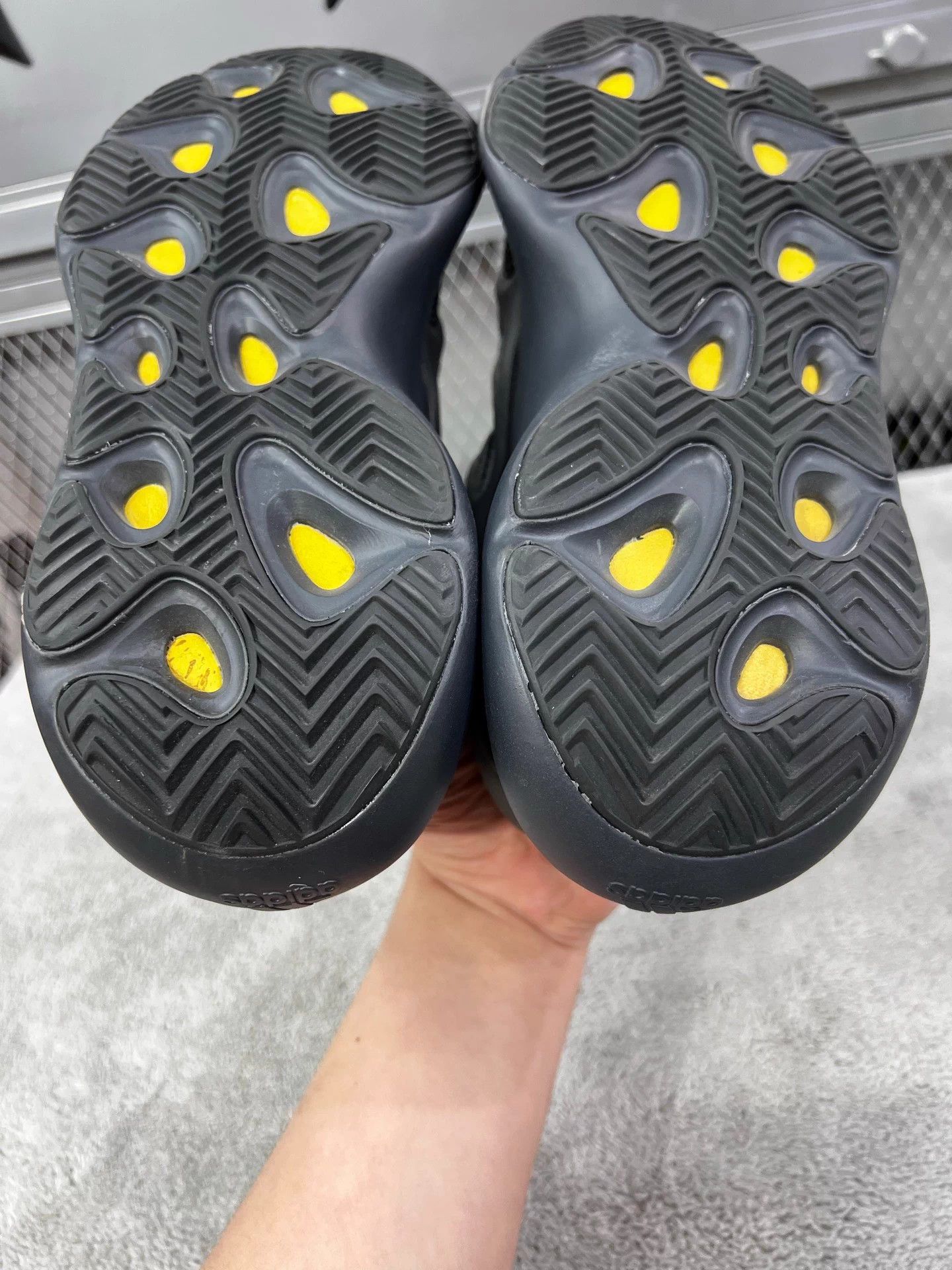 Adidas adidas Yeezy Boost 700 V3 Black Never Worn 44 Size US 11 / EU 44 - 6 Thumbnail