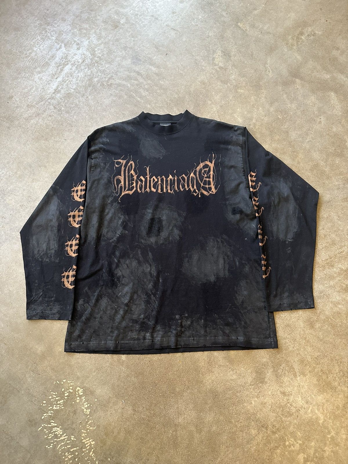 BALENCIAGA メタル ロンT BALENCIAGA】メタル オーバーサイズ ロングスリーブ Tシャツ