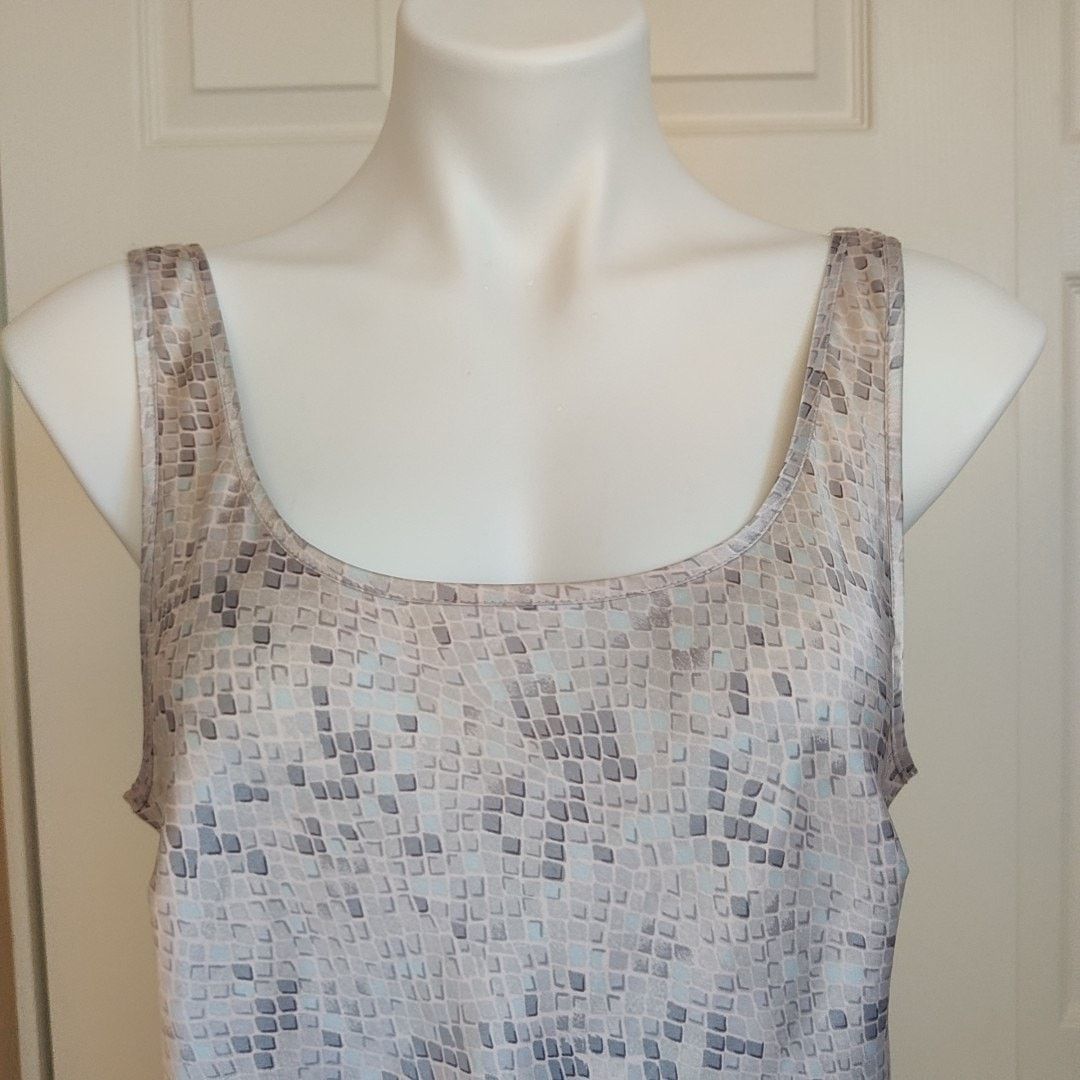 Victoria's Secret silky satin double scoop neck camisole sz M Size ONE SIZE - 4 Thumbnail