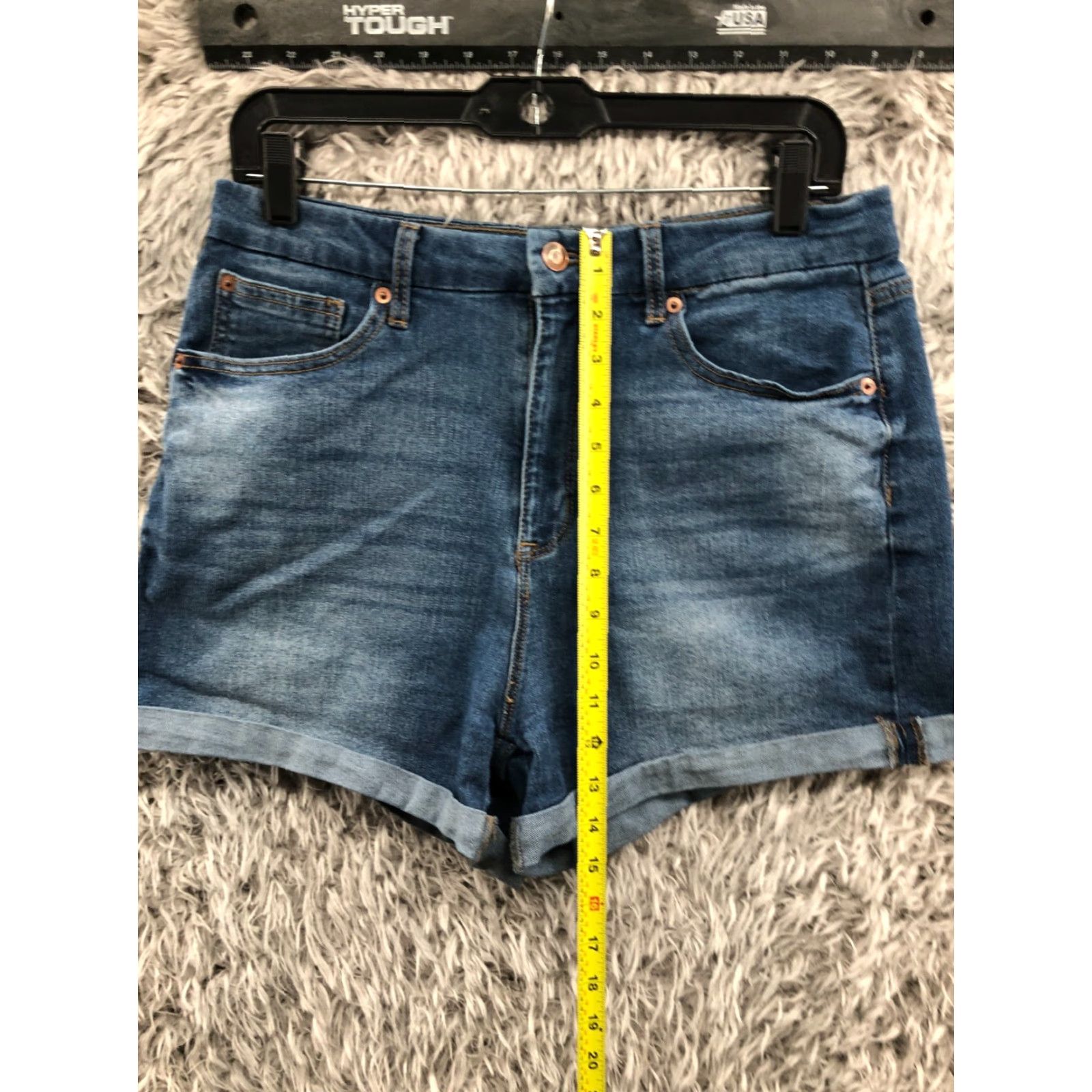 Vintage No Boundaries Mom Shorts Juniors Size 13 Medium Wash Blue Denim 5-Pocket Design Rise Mid Casual Womens Regular Fit Lightweight Summer Spring Fall쇀 Size 34" / US 12 / IT 48 - 3 Thumbnail