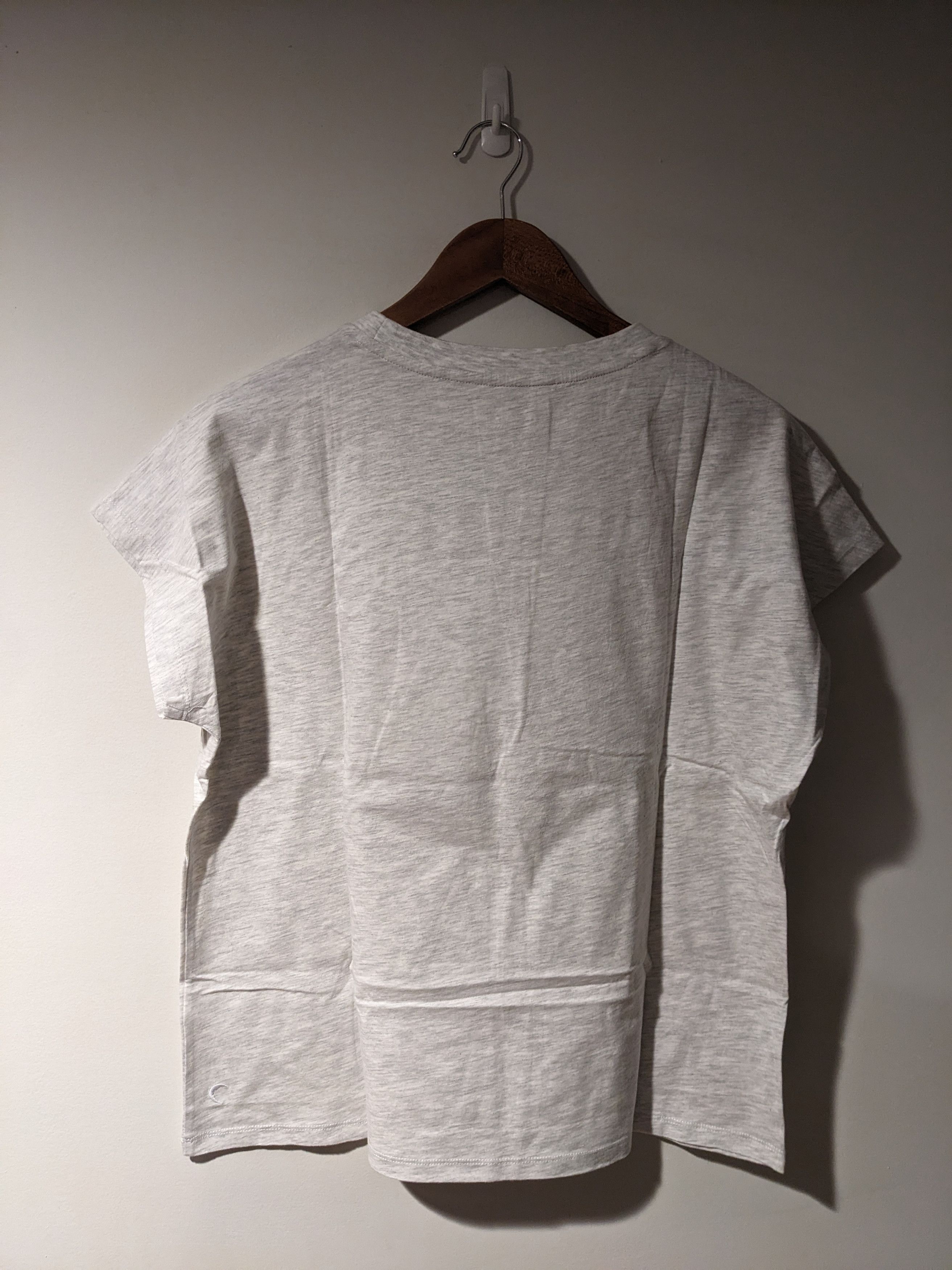 Designer × Gildan Zyia Active Wear Mountain Gray X-Large T-Shirt Size XL / US 12-14 / IT 48-50 - 4 Thumbnail