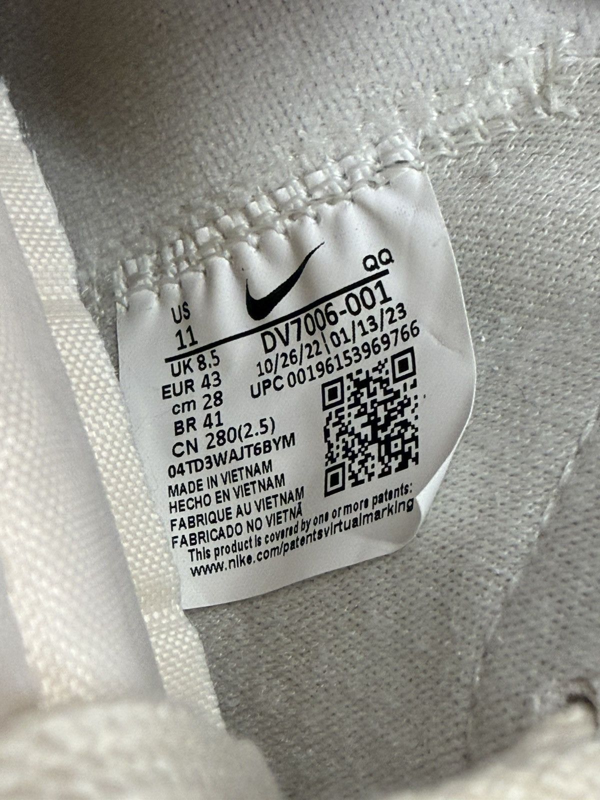 Nike Nike Blazer Mid 77 SE Vintage Light Bone Alabaster Women’s Size US 11 / IT 41 - 10 Thumbnail