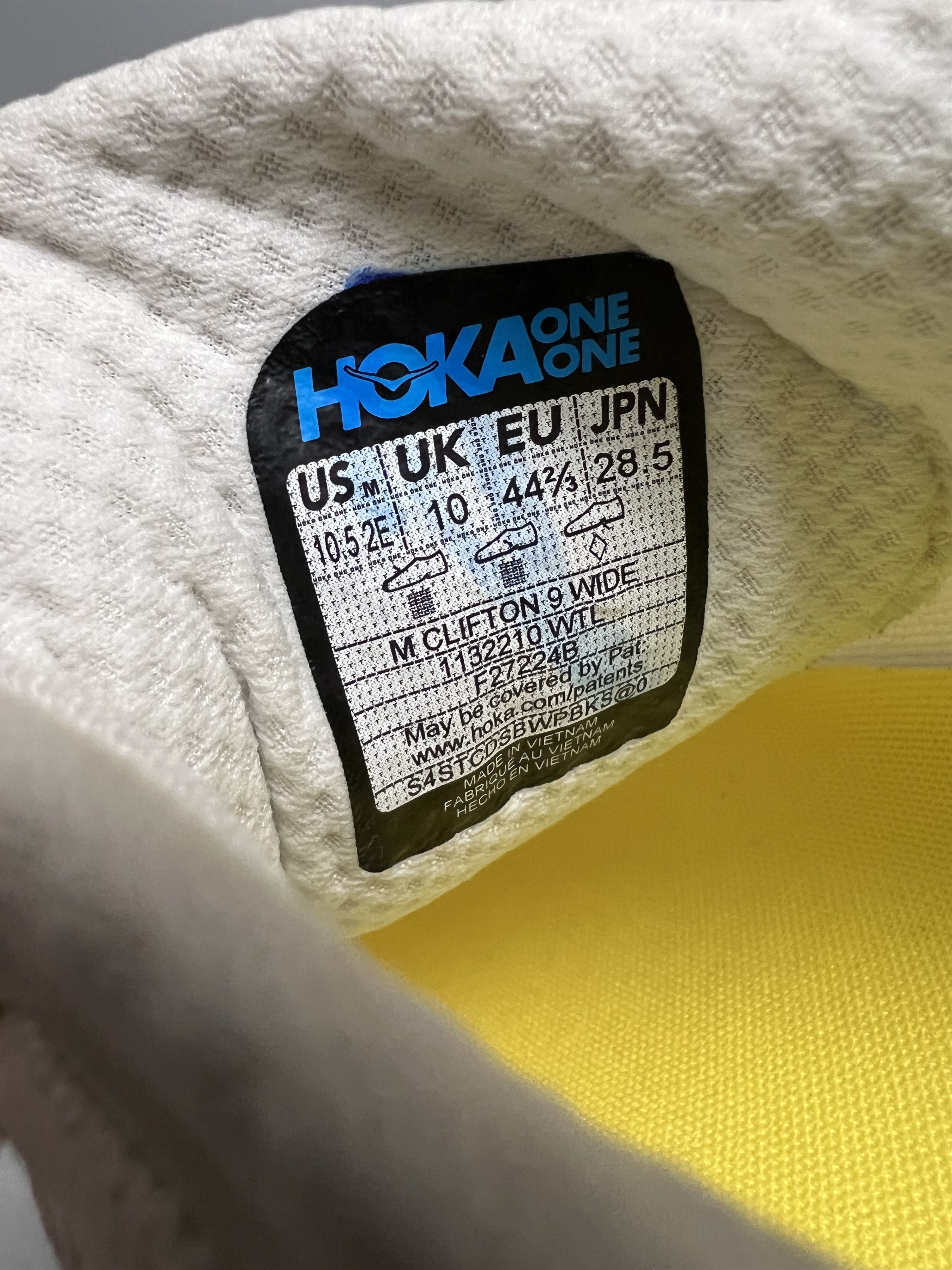 Hoka 10.5EE Hoka One One Clifton 9 Wide Running Shoes Walking Gym Size US 10.5 / EU 43-44 - 19 Thumbnail