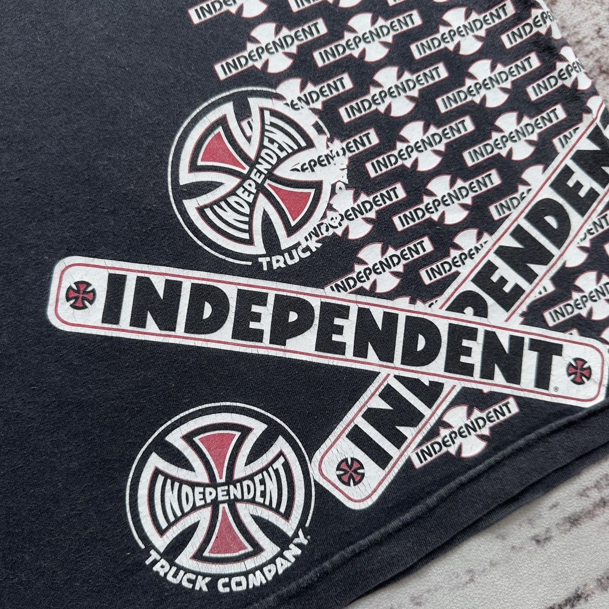 Italia Independent VINTAGE Y2K INDEPENDENT SKATE LOGO ALL OVER PRINT TEE Size US M / EU 48-50 / 2 - 13 Thumbnail