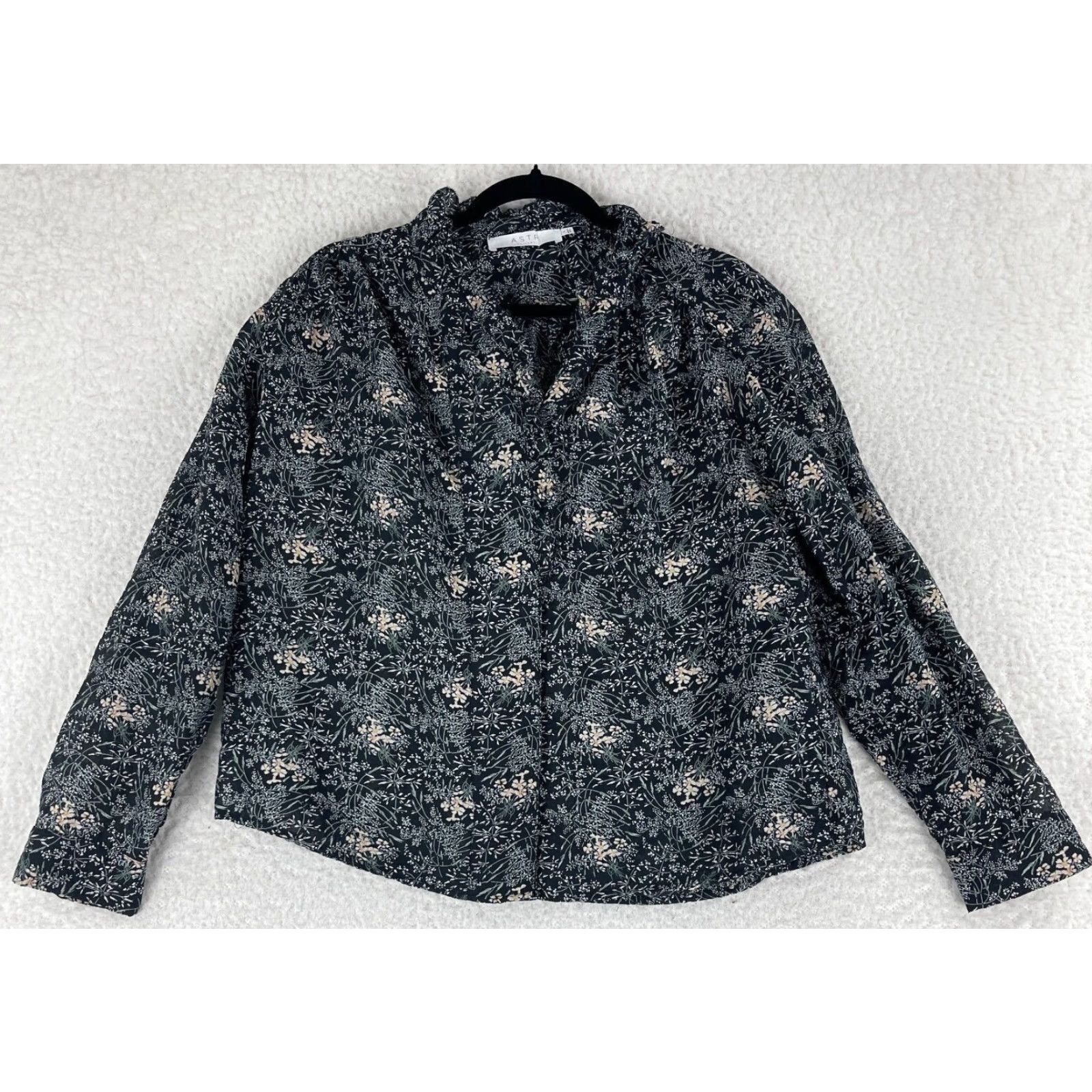 ASTR The Label ASTR The Label Button-Up Shirt Womens Large Black Floral Long Sleeve Ruffle Size L / US 10 / IT 46 - 2 Thumbnail
