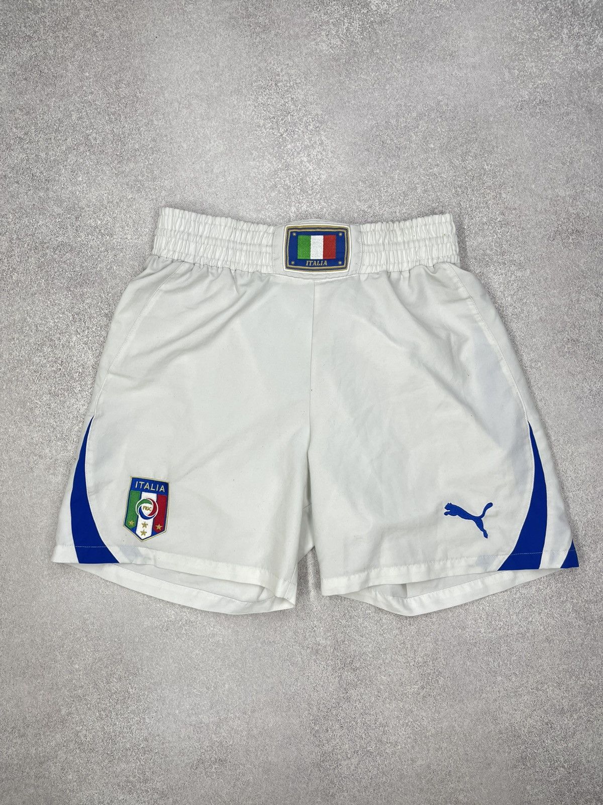 Puma Vintage Puma Italy National Team Football Shorts Y2K Size US 32 / EU 48 - 2 Thumbnail