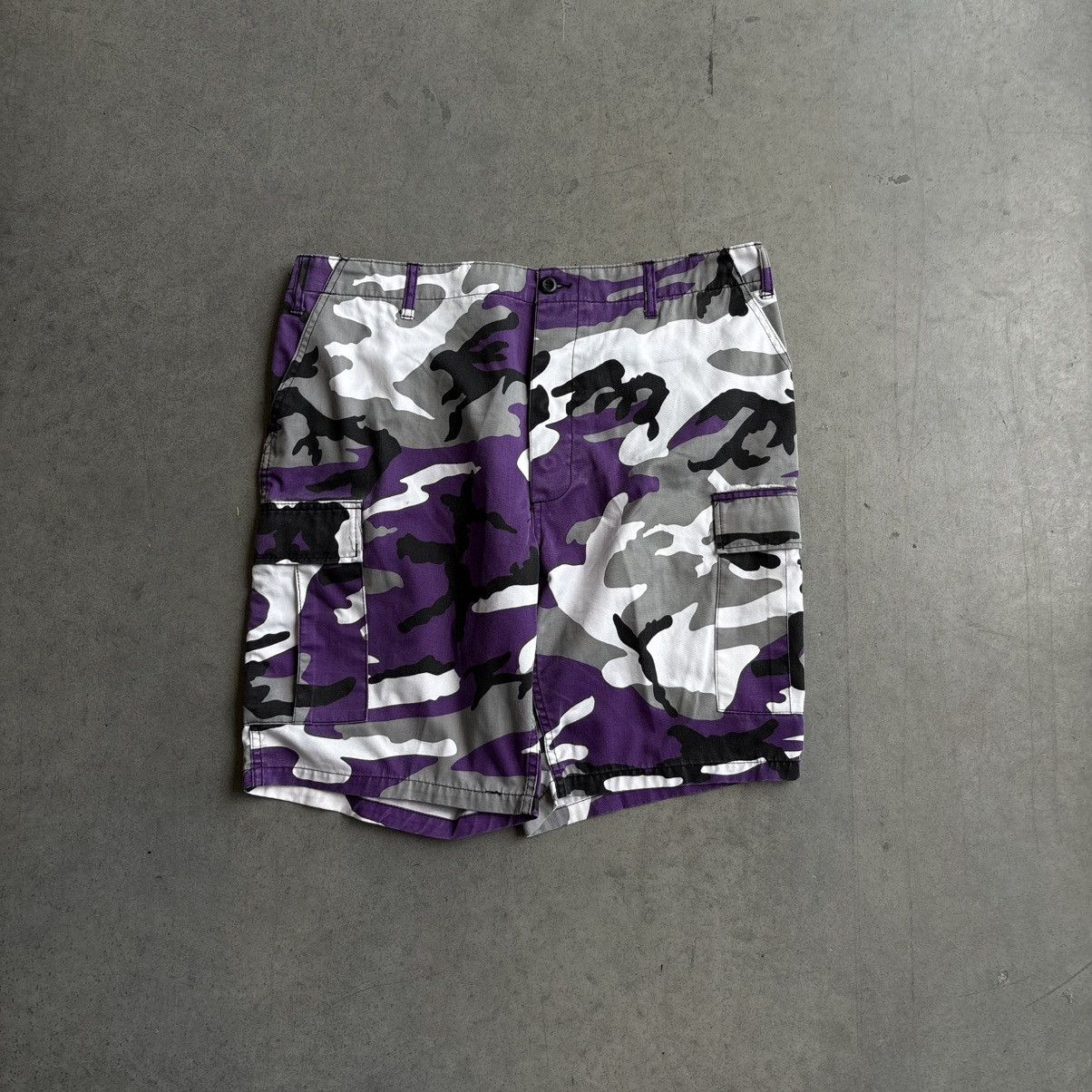 Vintage Vintage Y2K Purple Camo Military Adjustable Camo Pants 36 Size US 36 / EU 52 - 1 Thumbnail