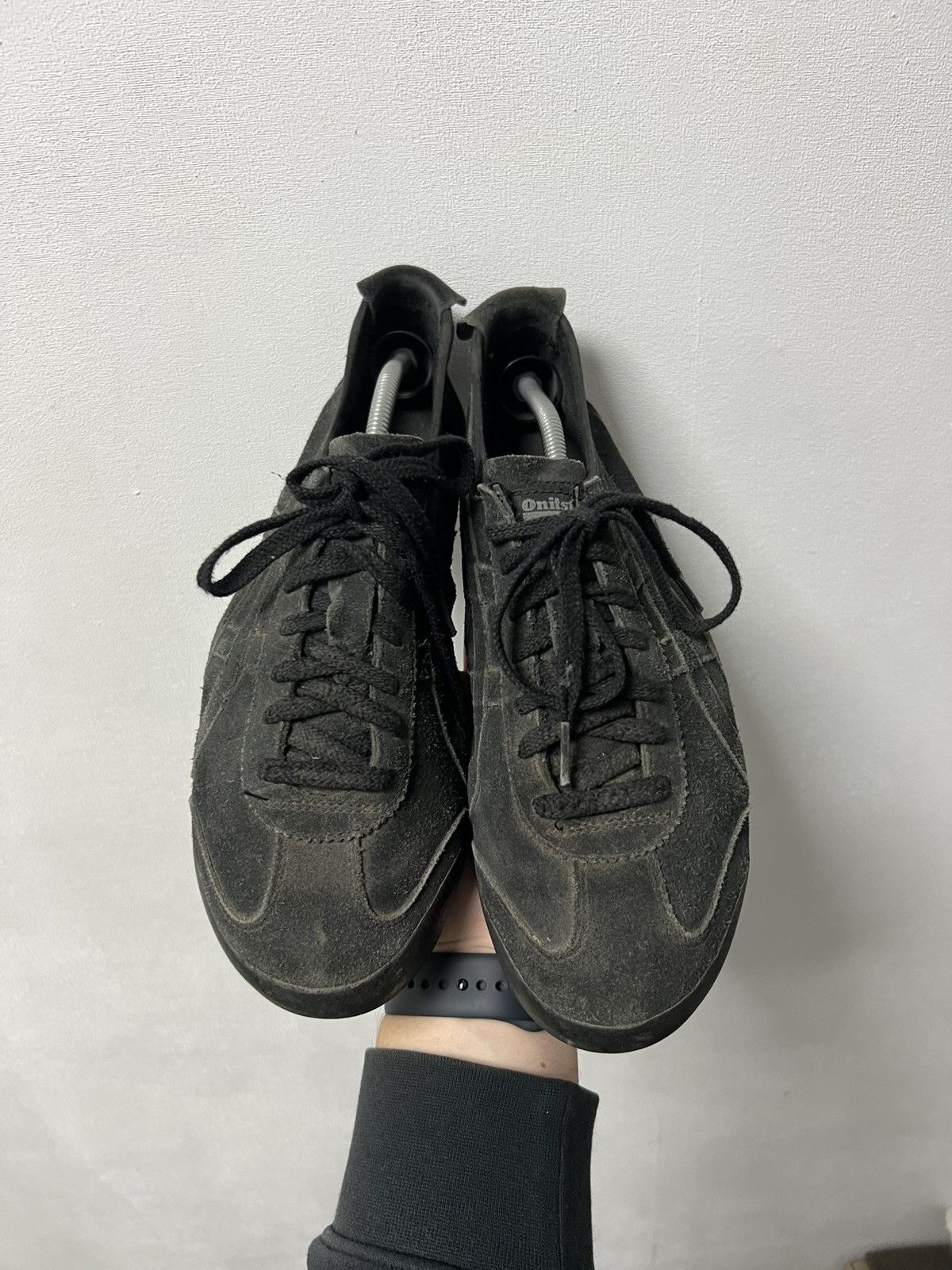 Asics Vintage Asics Onitsuka Tiger Black Low Top Sneakers Size US 9 / EU 42 - 4 Thumbnail