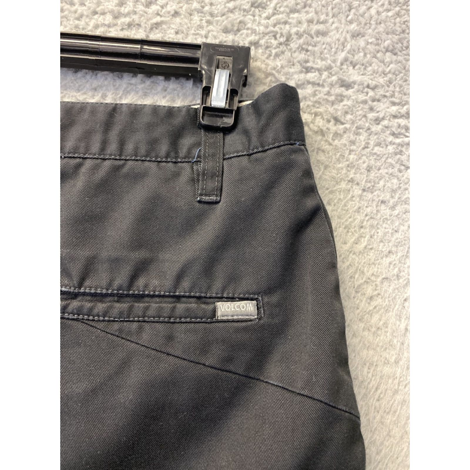 Volcom Volcom Shorts Mens Size 33 Black Flat Front Cotton Blend 96-53 Size US 33 - 7 Thumbnail