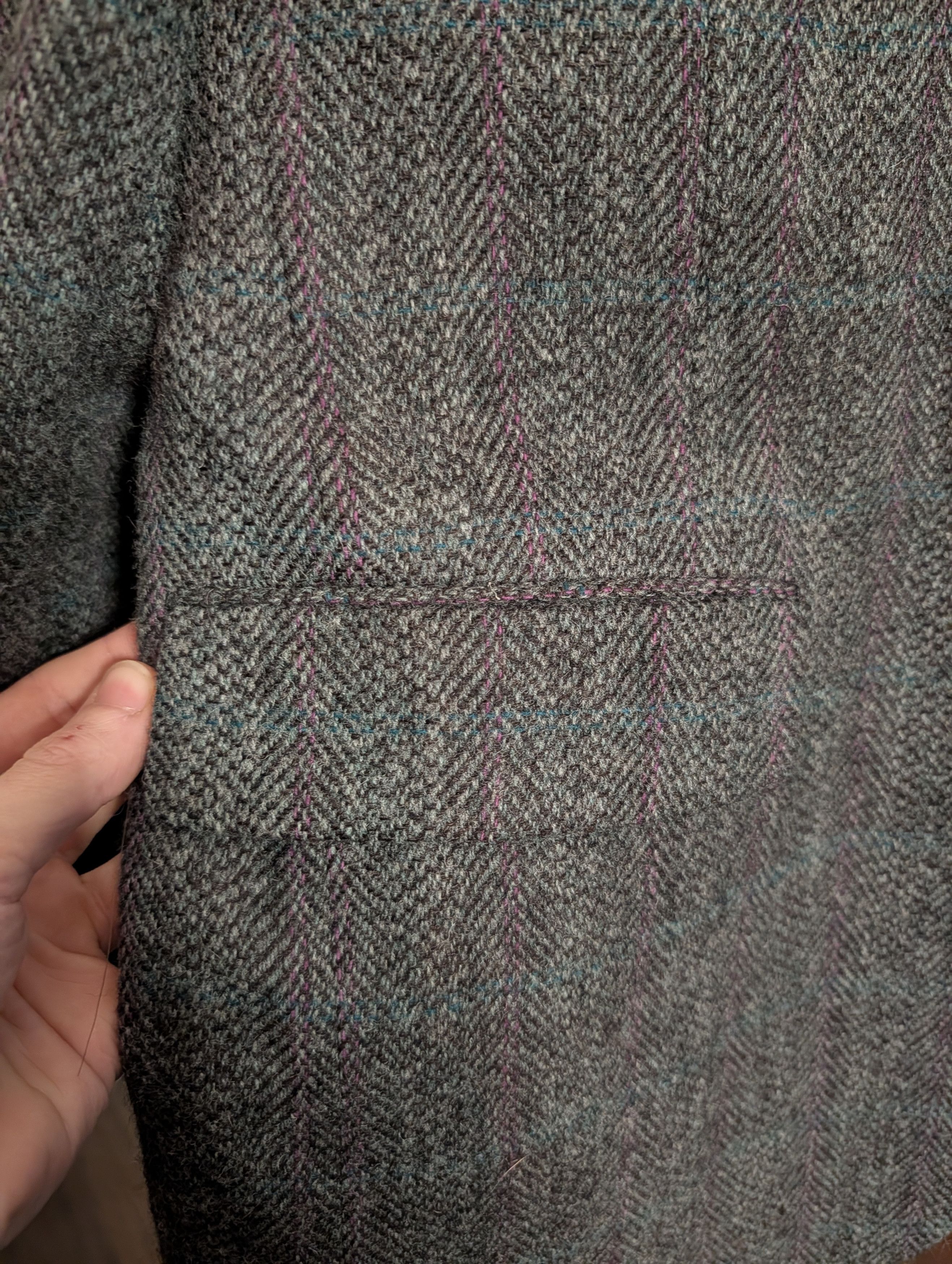 A.O. CMS A.O. White VTG soft herringbone plaid sport coat MiUSA Size 40R - 4 Thumbnail