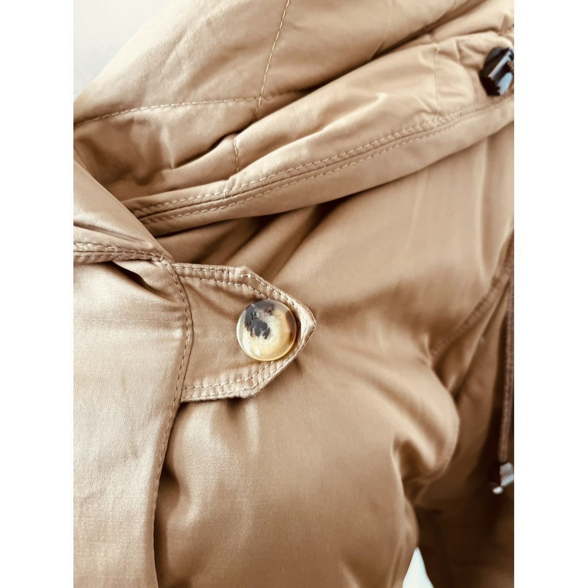 Max Mara MAX MARA size US8 / EU 40 beige large collar puffer coat in Size S / US 4 / IT 40 - 8 Thumbnail