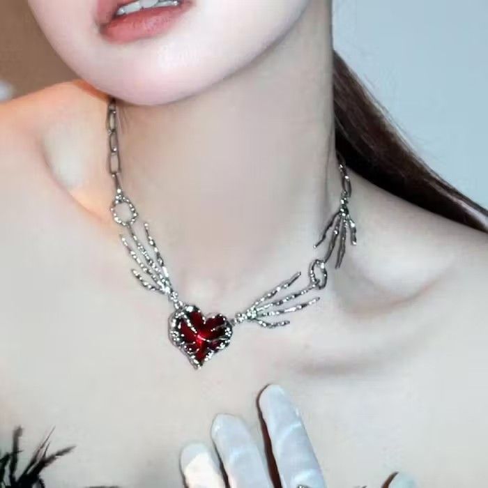 Jewelry × Vintage Red Hearth Skeleton Vampire Necklace Size ONE SIZE - 5 Thumbnail