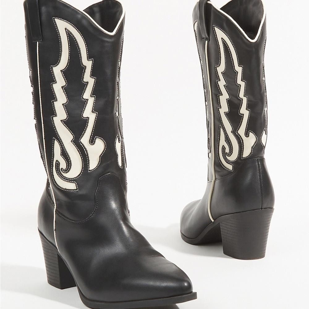 Designer Stylish Black Western Boots with Cream Accent SIZE 7 Size US 7 / IT 37 - 4 Thumbnail
