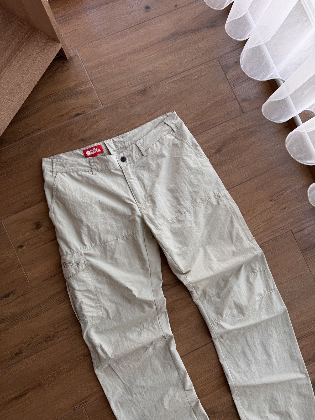 Fjallraven × Vintage Vintage Fjallraven Beige Nylon Cargo Lightweight Pants Size US 34 / EU 50 - 3 Thumbnail