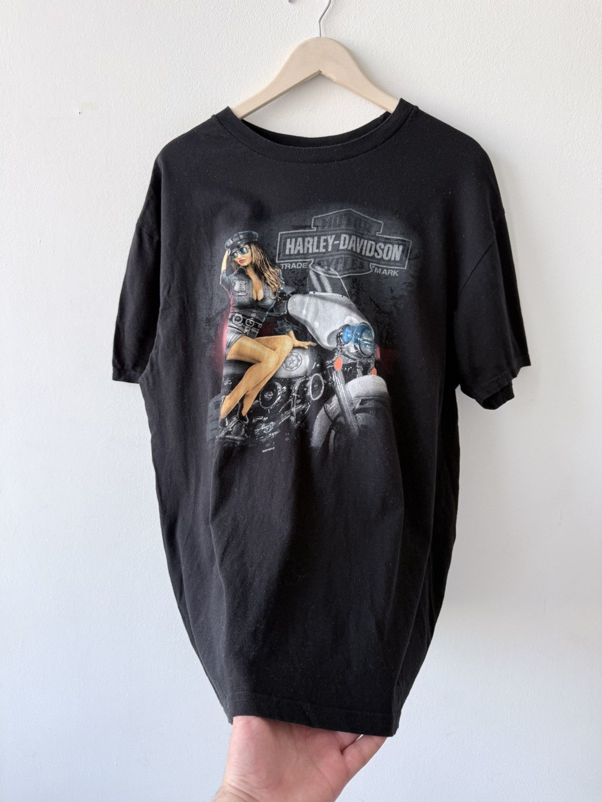 Harley Davidson Vintage 2015 Harley Davidson Police Girl T Shirt Size US XL / EU 56 / 4 - 4 Thumbnail