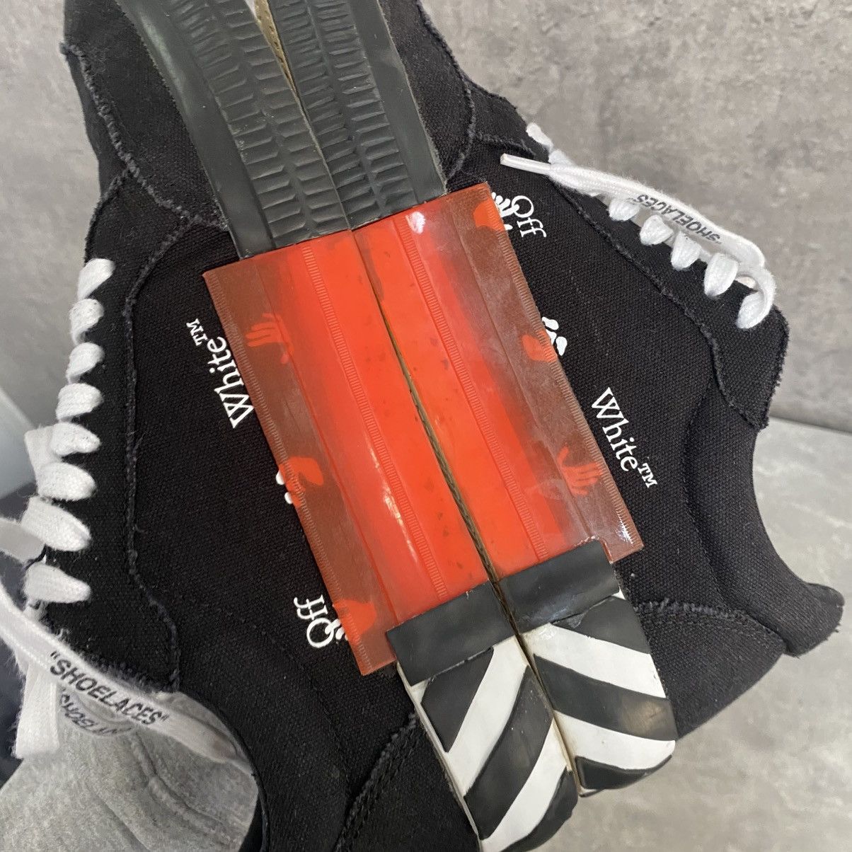 Off-White Off-White Vulcanized Low Sneakers Black Arrow Shoes Size US 10 / EU 43 - 9 Thumbnail