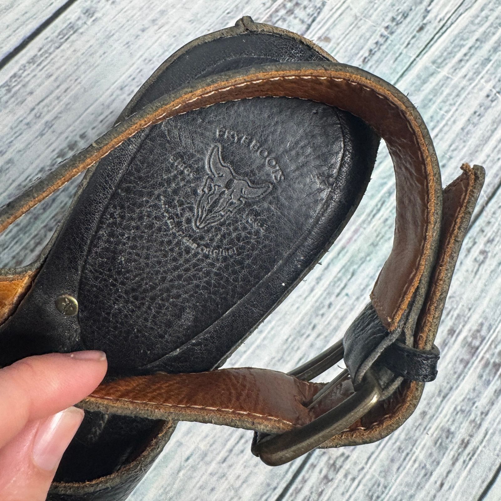 Frye FRYE Reese Black Leather Shoes Low Ankle Strap Size 9.5 Size US 9.5 / IT 39.5 - 3 Thumbnail