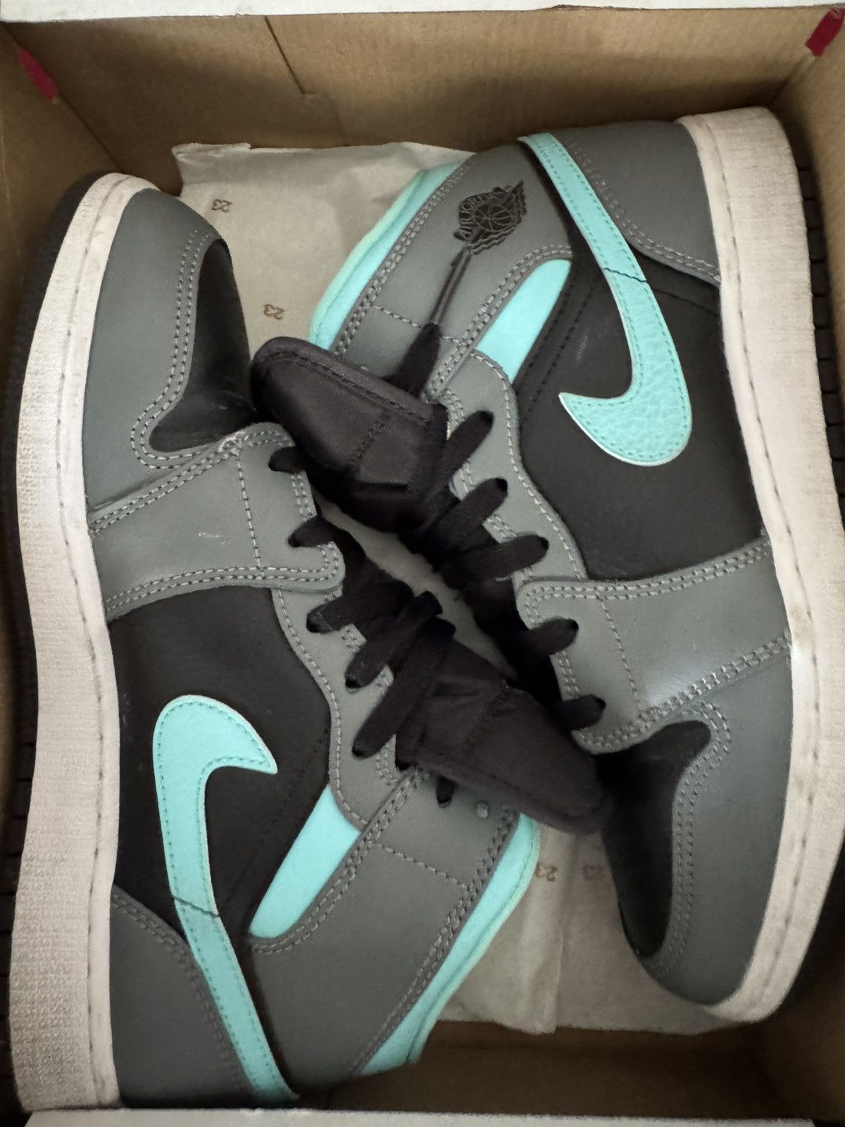 Nike Nike Air Jorden 1 mid gray and aqua Size US 7 / EU 40 - 1 Thumbnail