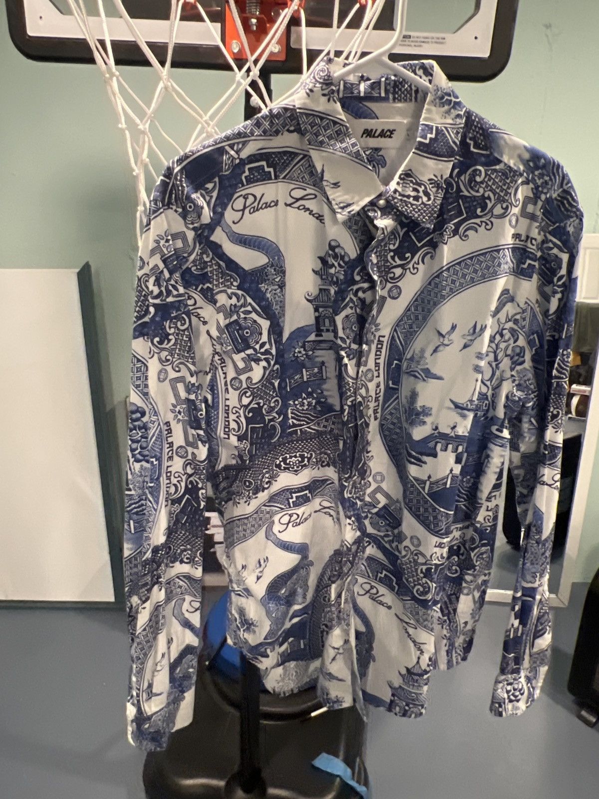 Palace Palace China Plate Long Sleeve Shirt Large | Worn Once Size US L / EU 52-54 / 3 - 4 Thumbnail