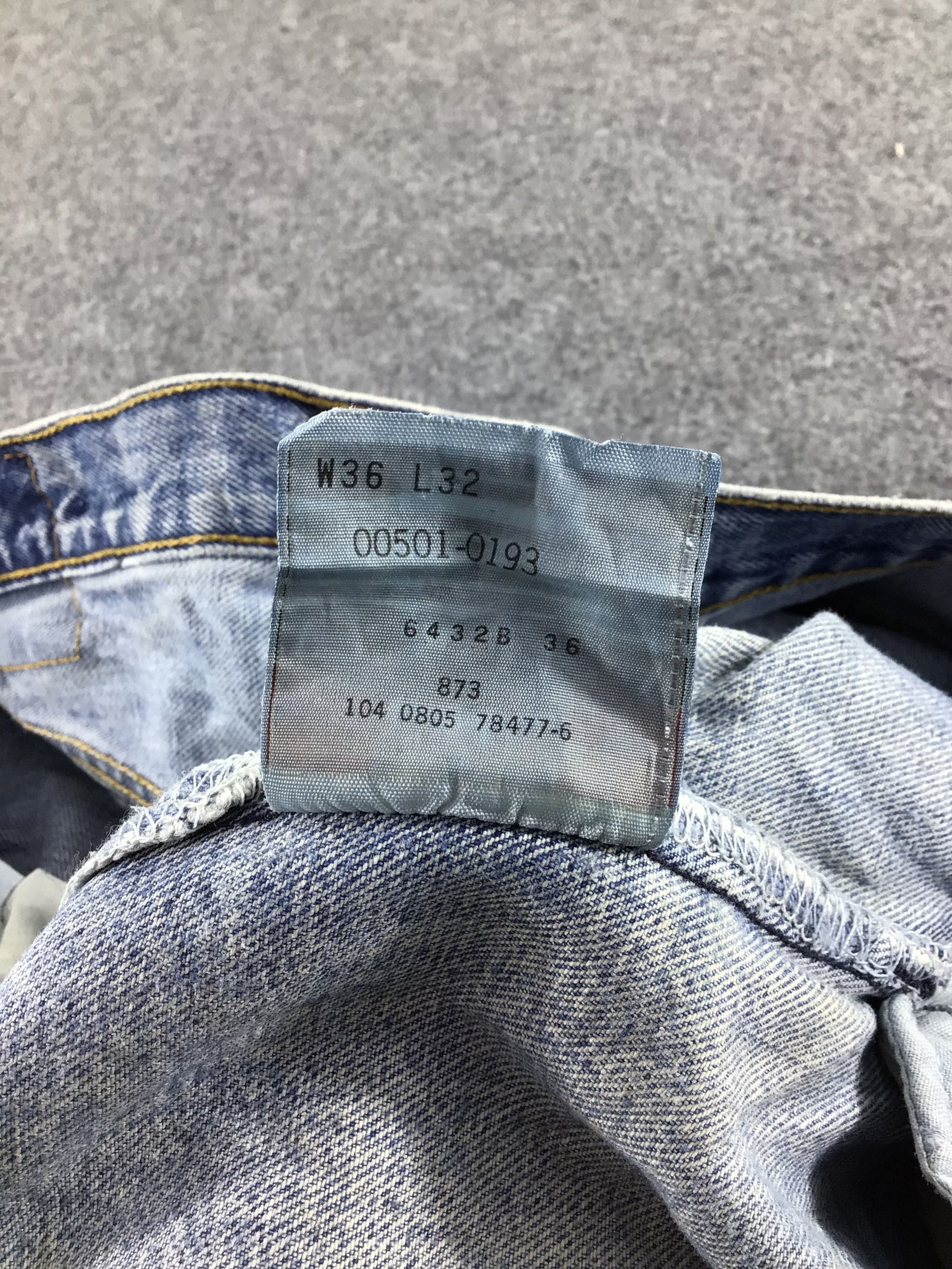 Levi's Vintage 90s Levis 501 Jeans Dirty Faded Blue Denim-J396 Size US 37 - 13 Thumbnail