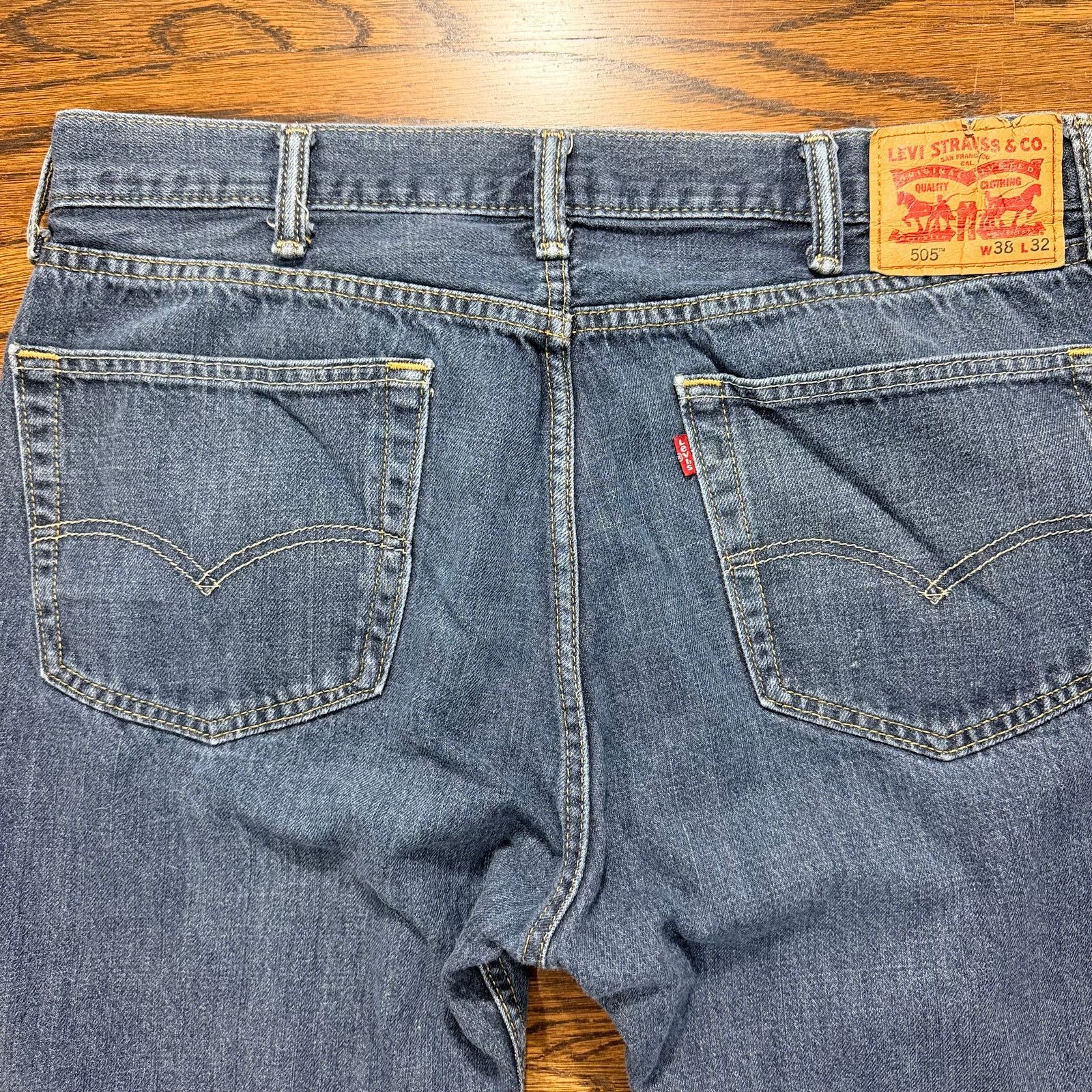 Levi's Levi's 505 Reg Fit Jeans Mens 38x32 Med Wash Straight Leg Size US 38 / EU 54 - 1 Thumbnail