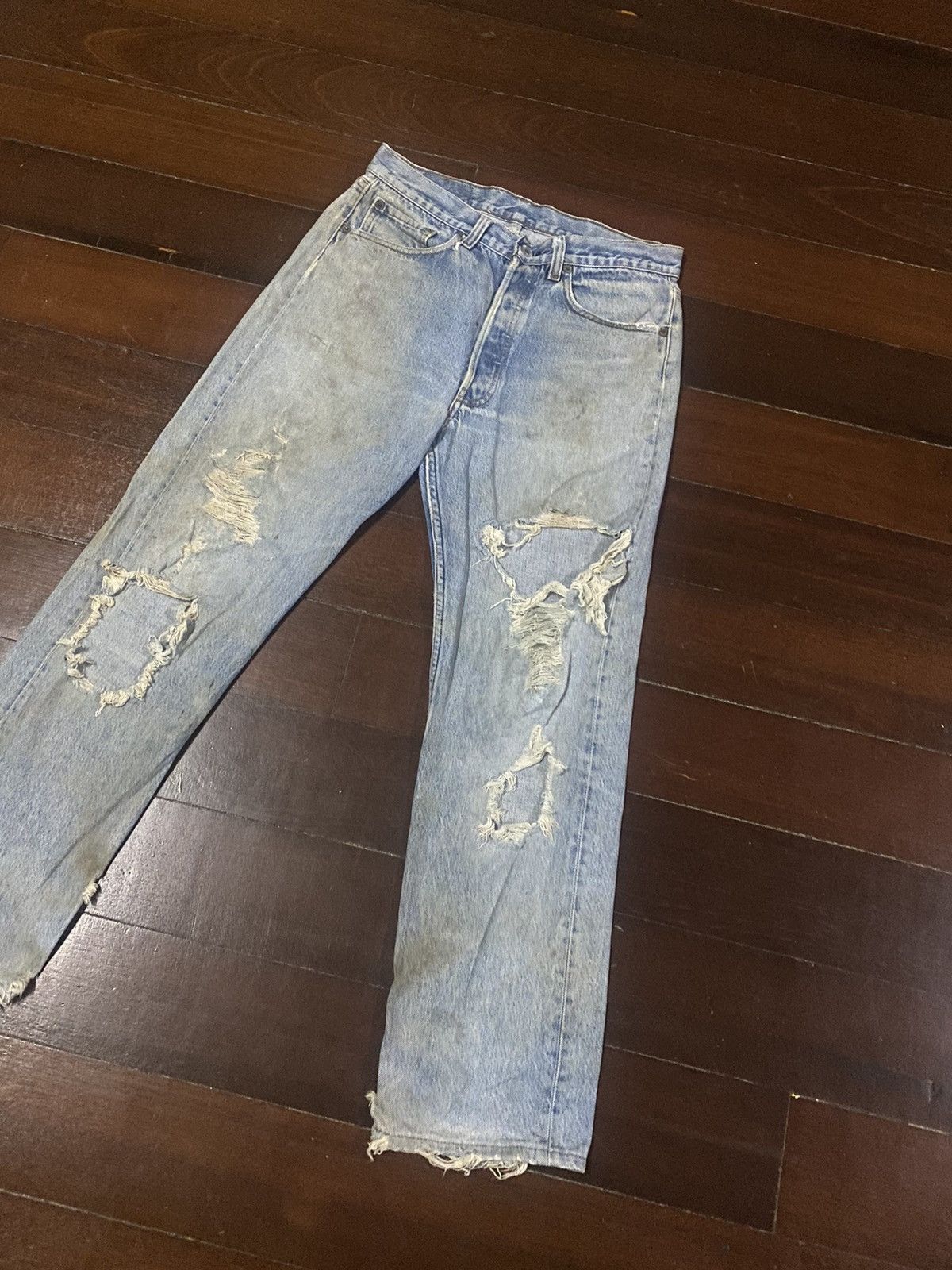 Levi's Vintage Clothing FIRE 🔥 VINTAGE 70s 80s LEVIS 501 DESTROY DISTRESSED RIPPED Size US 32 / EU 48 - 2 Thumbnail