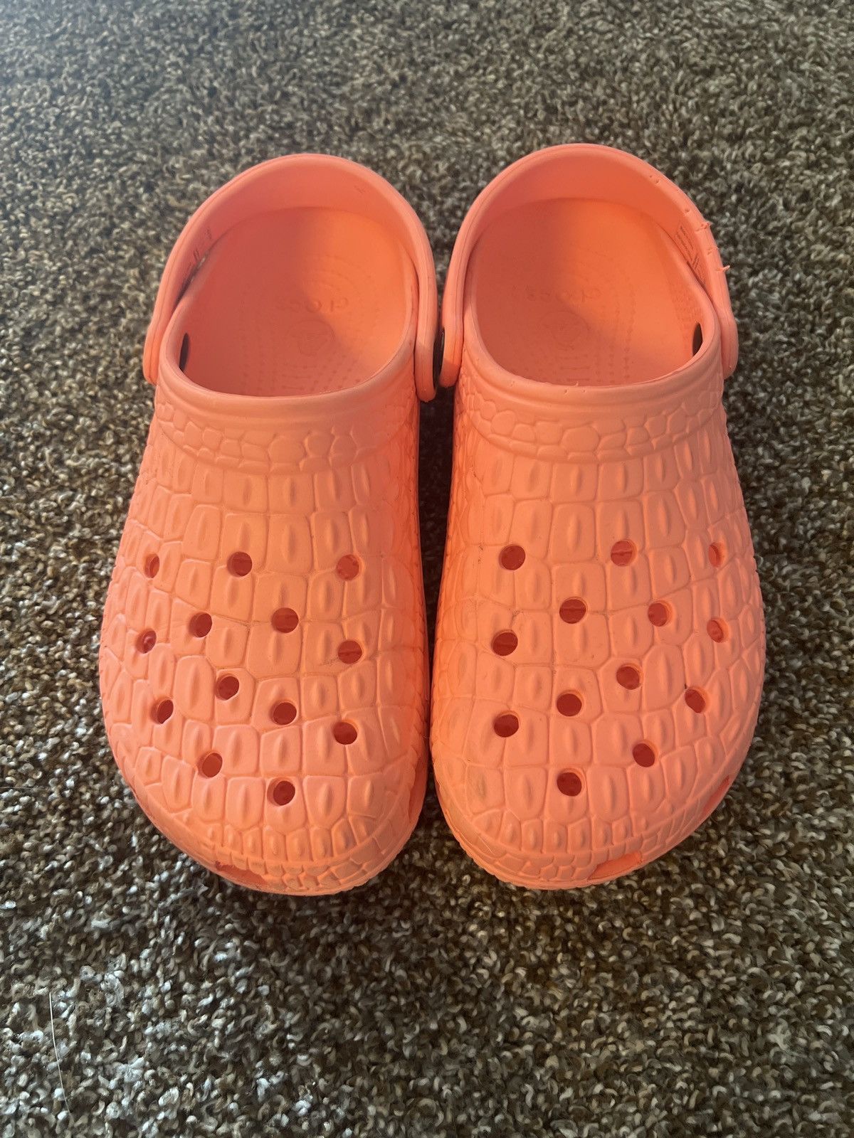 Crocs Crocs Unisex-Adult Classic Crocskin Clogs Size US 10 / IT 40 - 1 Thumbnail