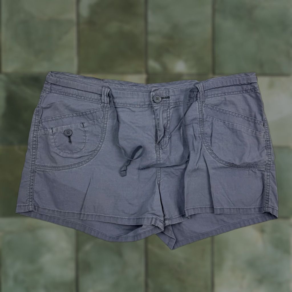Vintage VINTAGE UNIONBAY Shorts Women 15 Gray Mid Waist Hipster Chino Casual Size 36" / US 14 / IT 50 - 1 Thumbnail