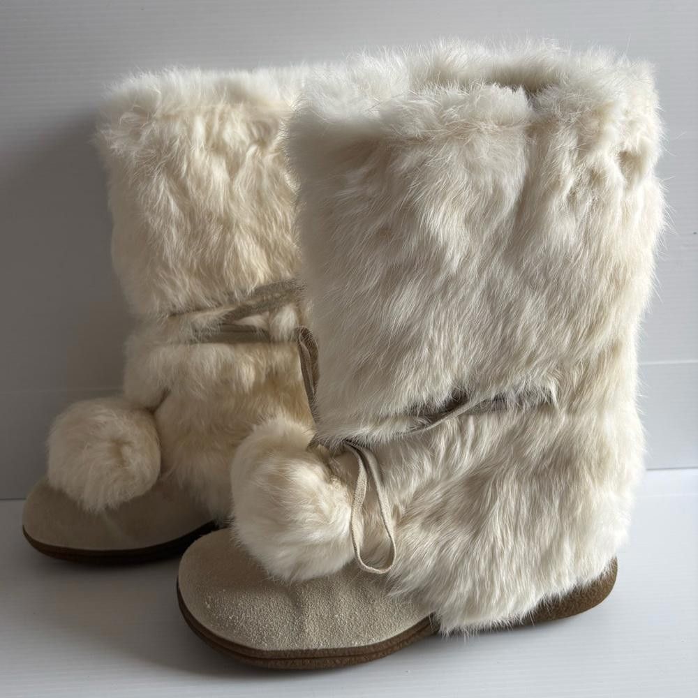 Designer Y2K Riverland White Faux Fur and Suede Leather Winter Boots Size US 7 / IT 37 - 1 Thumbnail