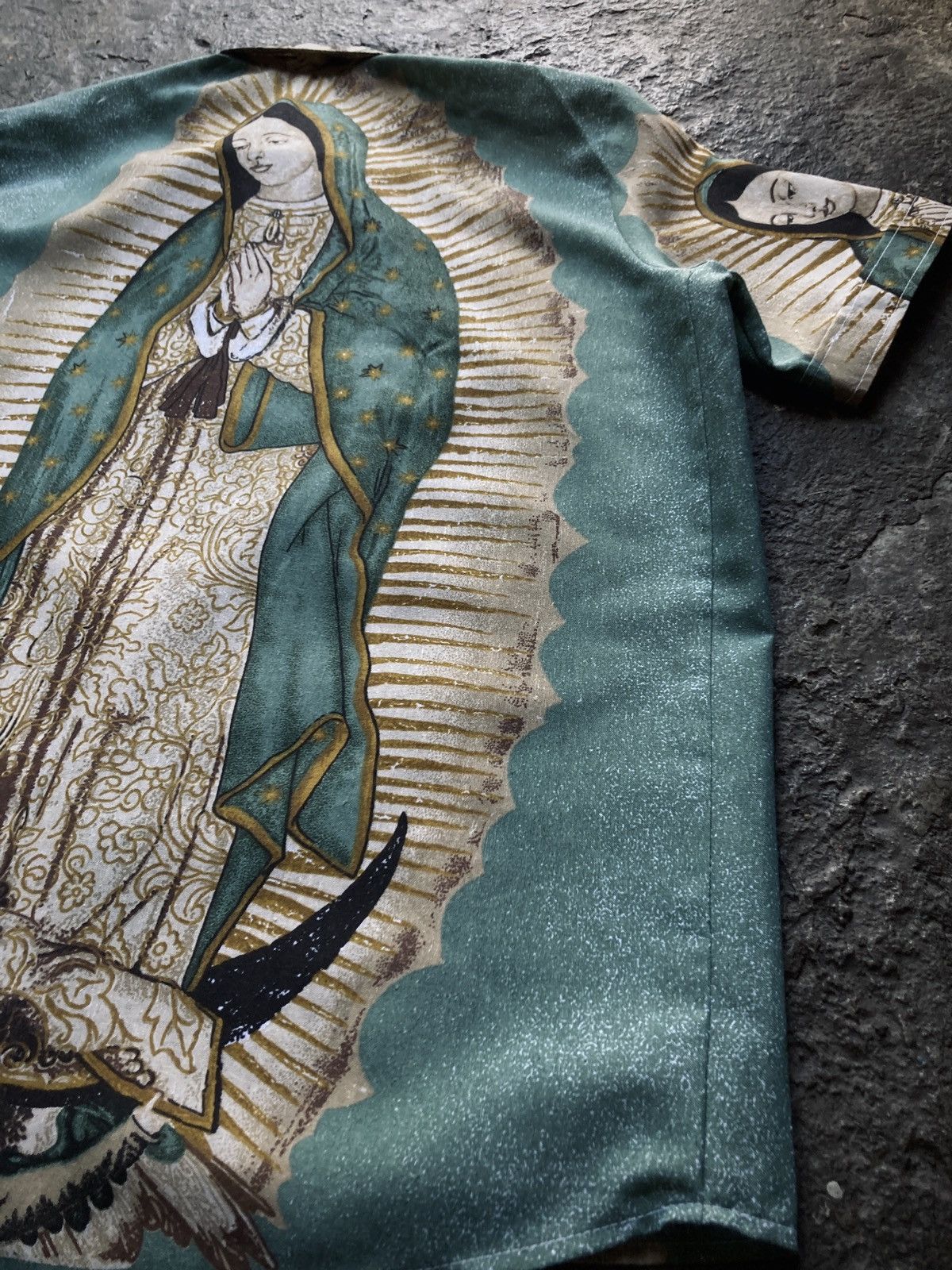Vintage Virgin Mary / Virgen De Guadalupe Size US L / EU 52-54 / 3 - 11 Thumbnail