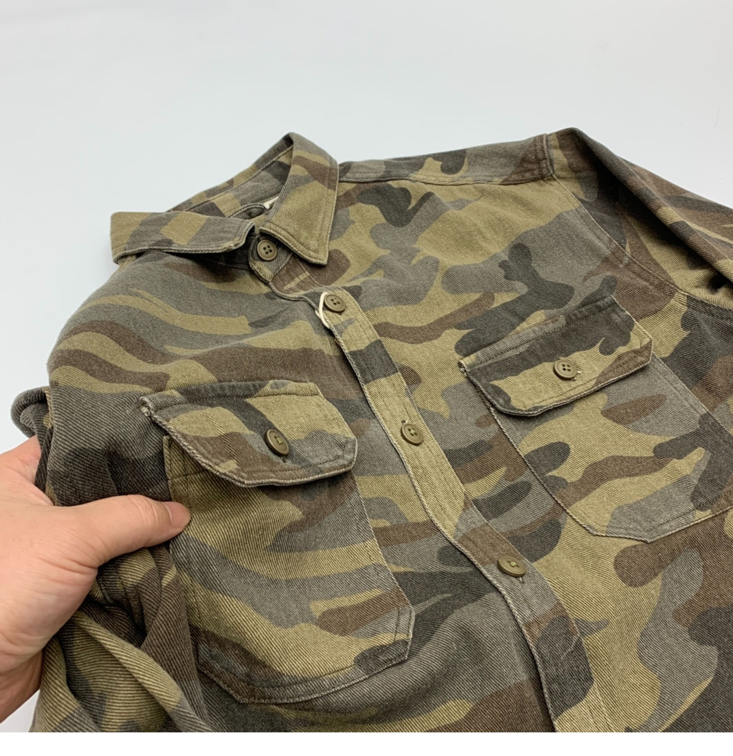 Japanese Brand Retro Heavyweight Camouflage Long Sleeved Size US L / EU 52-54 / 3 - 4 Thumbnail