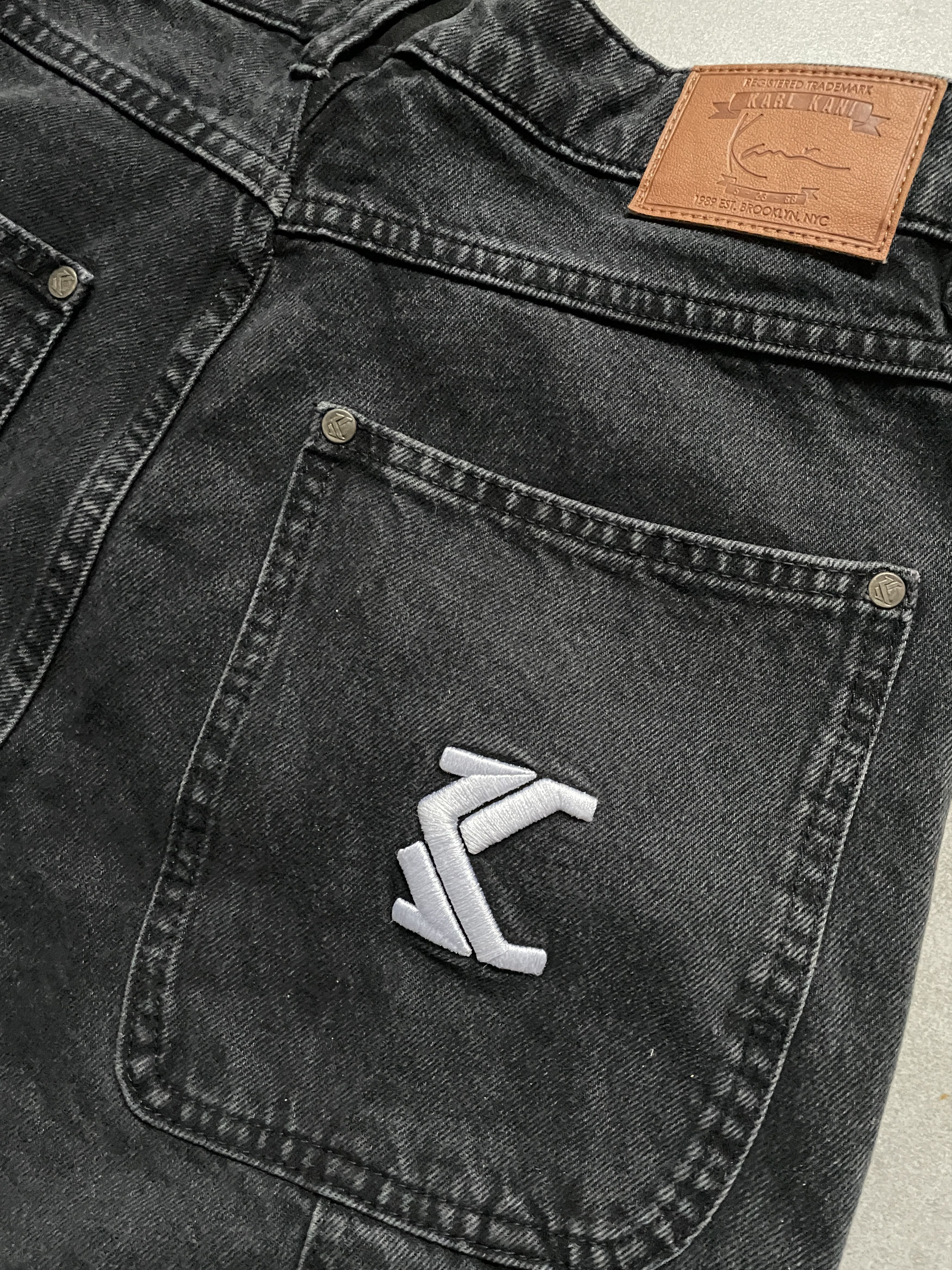 Karl Kani KARL KANI BLACK DENIM CARPENTER BAGGY JEANS HIP HOP Size US 30 / EU 46 - 3 Thumbnail