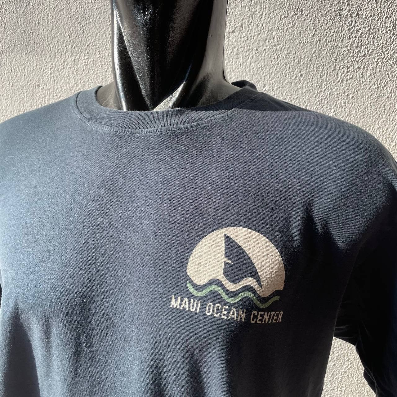 Maui and Sons MAUI OCEAN CENTER SURF TSHIRT GRAPHIC Size US XL / EU 56 / 4 - 2 Thumbnail