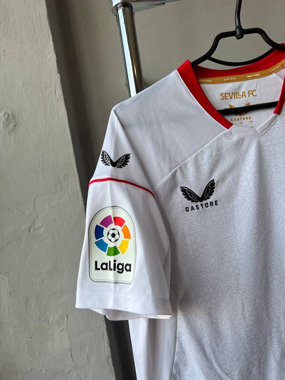 Castore 2022/23 SEVILLA FC HOME SOCCER JERSEY FOOTBALL SHIRT CASTORE Size US L / EU 52-54 / 3 - 4 Thumbnail