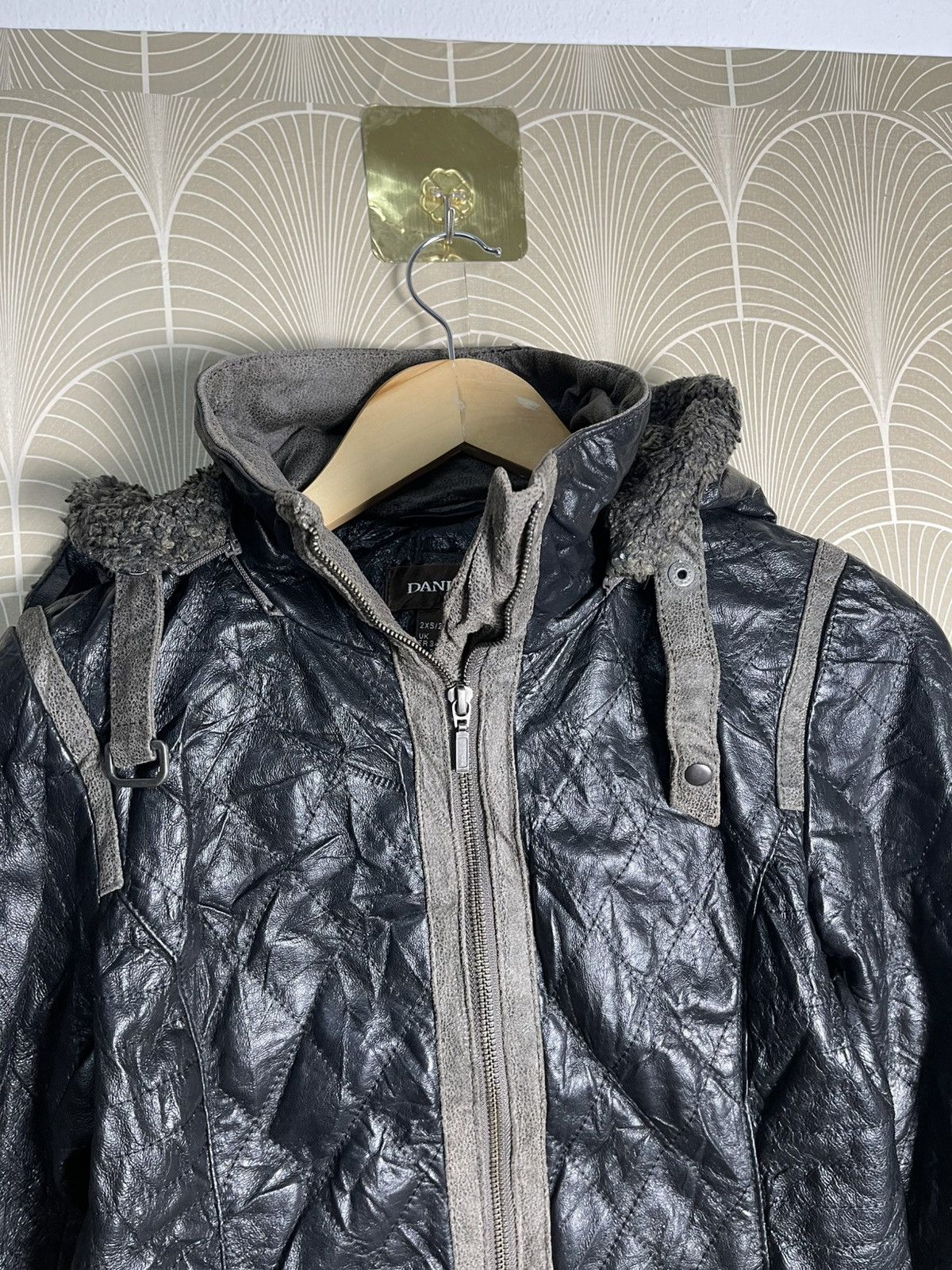 Danier 90s DANIER LEATHER JACKET FUR HOOD RARE DESIGN Size S / US 4 / IT 40 - 6 Thumbnail