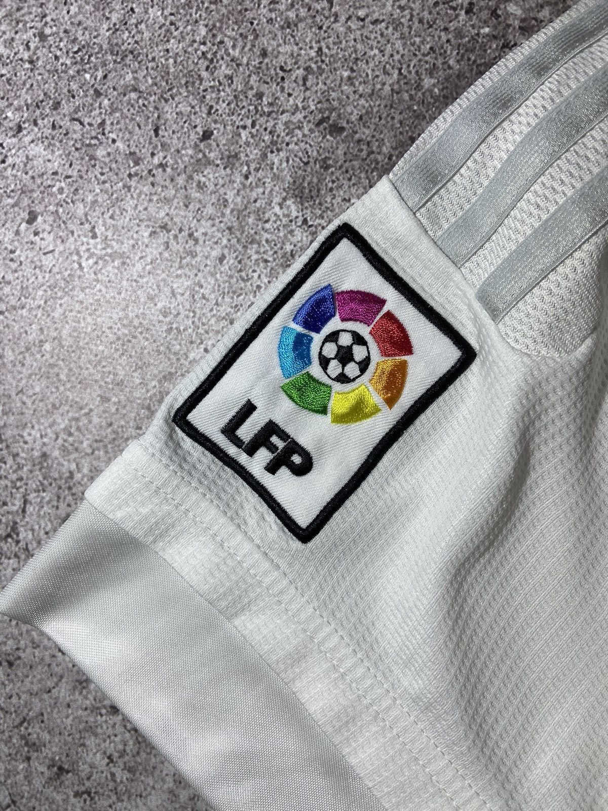 Vintage 💥Real Madrid vintage adidas football jersey t-shirt‼️ Size US M / EU 48-50 / 2 - 4 Thumbnail