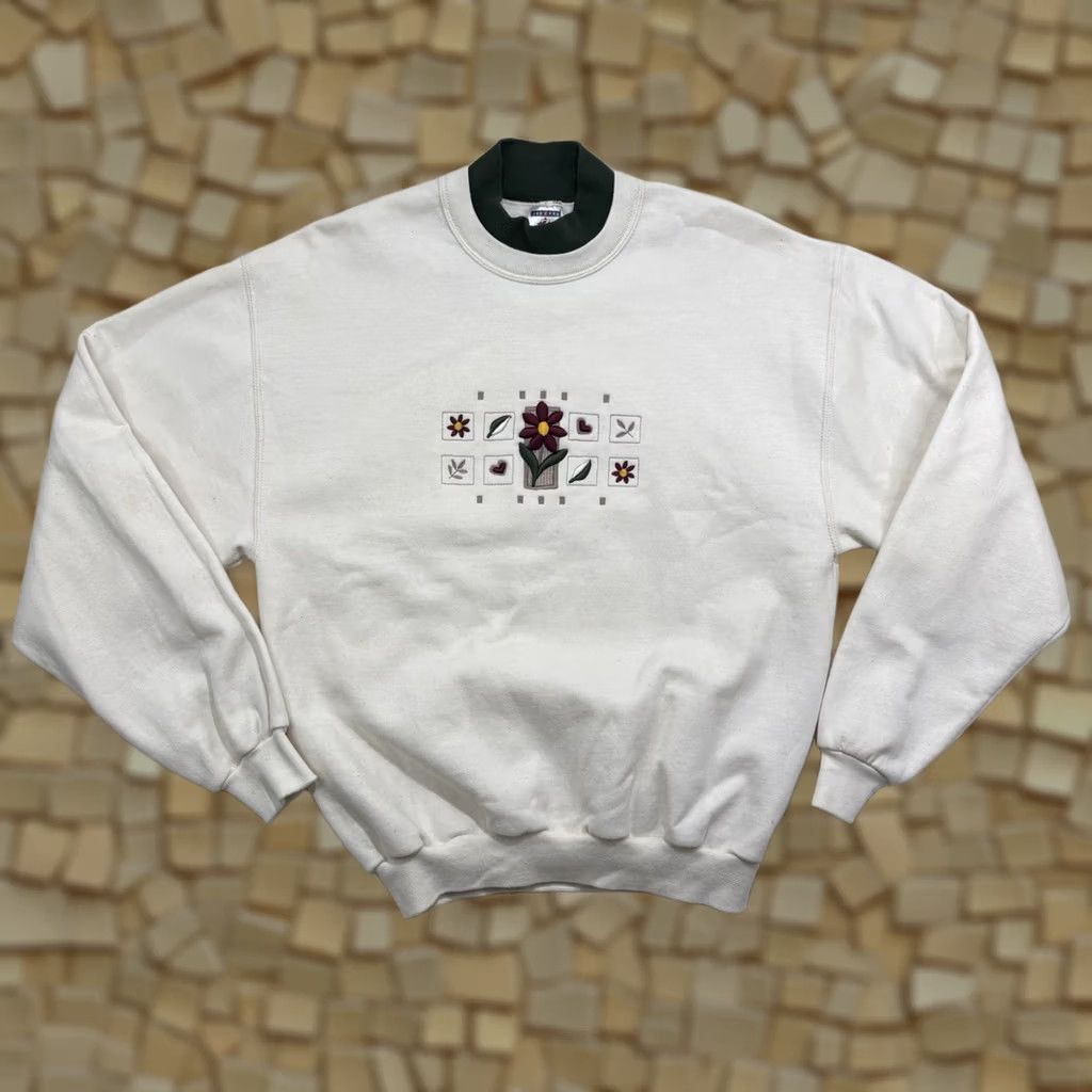 Jerzees VINTAGE Jerzees Womens M Mock Neck Sweatshirt Floral Embroidered Granny Cottage Size M / US 6-8 / IT 42-44 - 1 Thumbnail