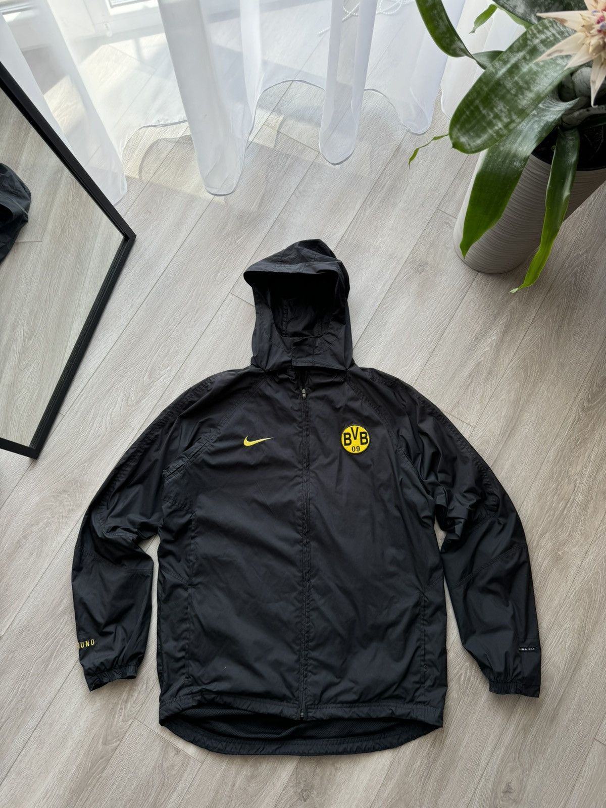 98s NIKEドルトムント ナイロン ジャケット BVB ボルシア 90s Borussia Dortmund Nike Jacket | Grailed