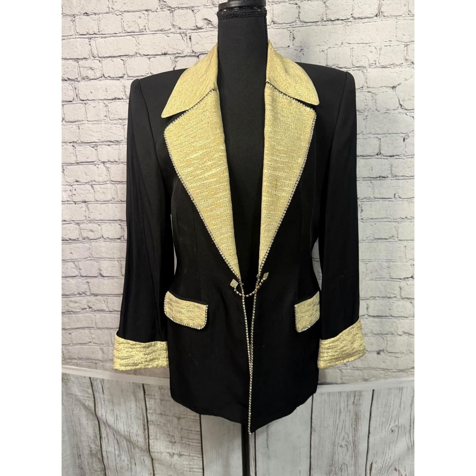 Vintage VINTAGE Solini Blazer Women’s Black Gold Size 10 Solid Long Sleeve Mid-Length Button Regular 100% Cotton Cotton Rhinestone Accent Formal Jacket Coat Size L / US 10 / IT 46 - 6 Thumbnail